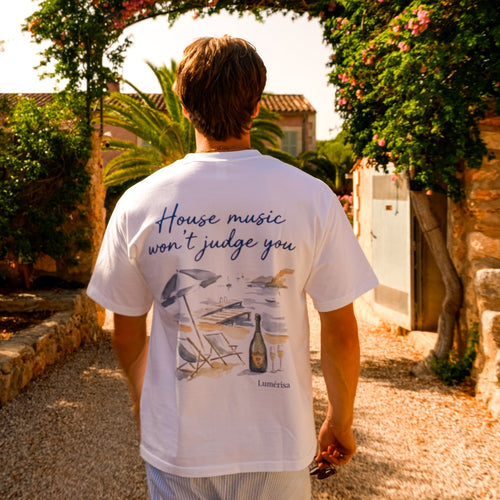 GRAPHIC T-SHIRTS