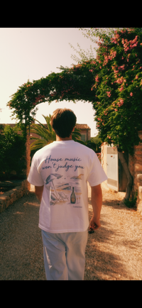 GRAPHIC T-SHIRTS